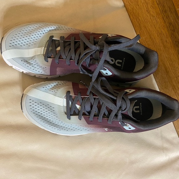 On Women’s Cloud X Sneaker, Size 5.5, women’s - Picture 3 of 6